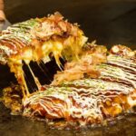 Okonomiyaki: El sabroso “panqueque” japonés que puedes personalizar a tu gusto